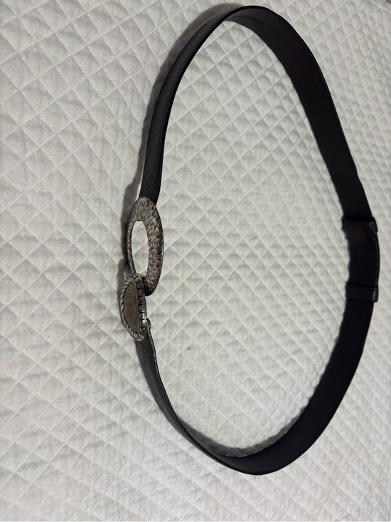 Chico’s Classic Dark Brown  Leather Belt with Hammered Silver Oval Buckle Sz M/L main image 4